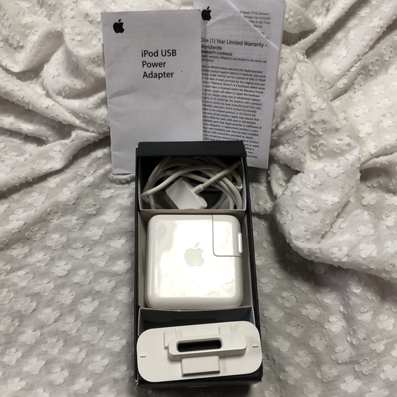 Apple iPod USB Power Adapter 2005 - Picture 7 of 13